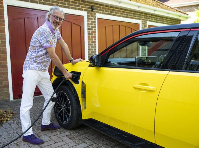 2 x BTCC champion Jason Plato charges Renault 5 b