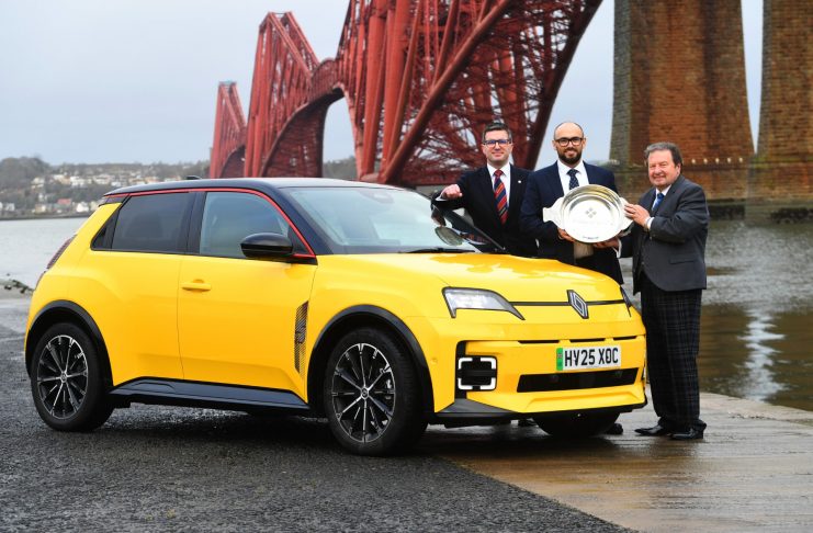 Renault 5 E-Tech wins ‘Scottish Car of the Year’, securing a second consecutive SCOTY crown for Renault.