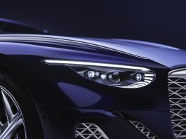 First tri-tone scheme using the customer’s own colours, including a fine line emphasising endless bonnet styling.