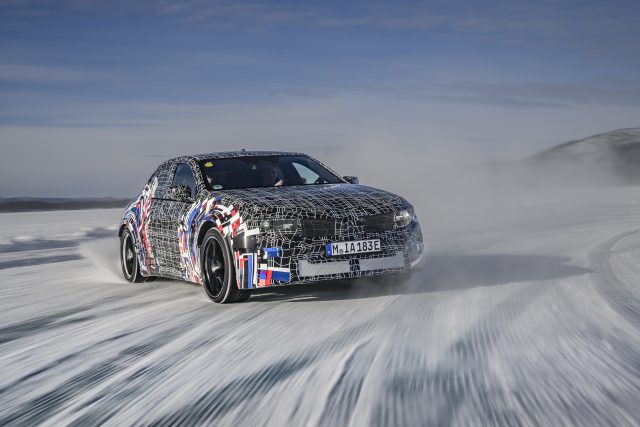 BMW M Electrified Performance-optimised high-voltage battery with enhanced charging capacity.
