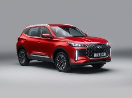 A digital cabin includes dual 12.3-inch displays, wireless Apple CarPlay® and Android Auto™, and “Hello CHERY” voice control as standard.