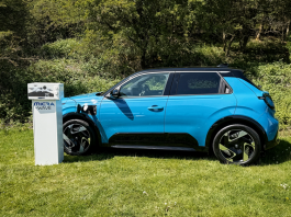 Nissan showcased technology at an industry event by making ‘MICRA-chips’ for journalists using a Mount Fuji-themed ‘MICRA-wave’.